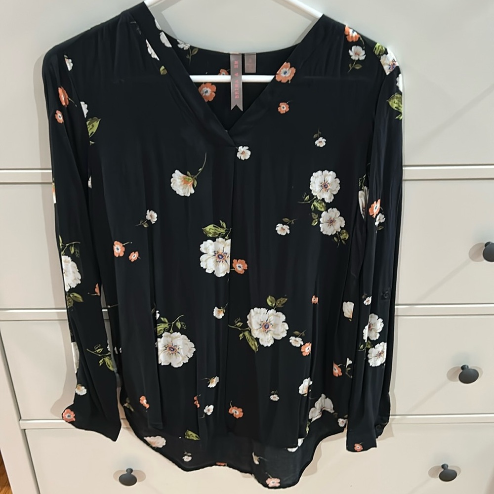 Brina & Em Stitchfix Top Floral Print Size Small